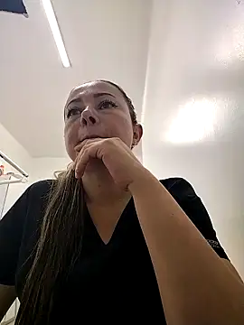 Snapshot of Madisson-04_ chatting on 12/03/25, 02:59 Madisson-04 online show from 12/03/25, 02:59