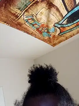 Snapshot of CREAMYASSNAEE chatting on 09/24/25, 11:41 CREAMYASSNAEE online show from 09/24/25, 11:41