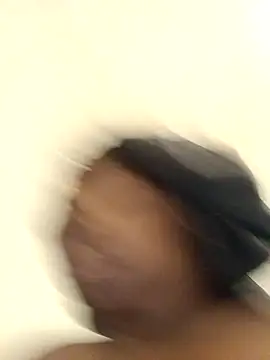 Snapshot of CREAMYASSNAEE chatting on 10/05/25, 01:31 CREAMYASSNAEE online show from 10/05/25, 01:31