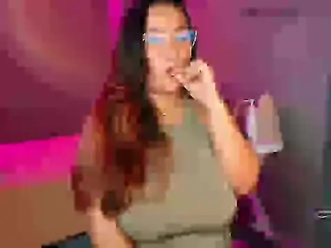 Snapshot of sophiejuicy_ chatting on 10/09/25, 08:23 sophiejuicy online show from 10/09/25, 08:23