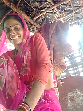 Snapshot of H_seema chatting on 10/02/25, 04:52 H seema online show from 10/02/25, 04:52