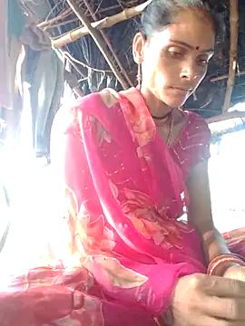 Snapshot of H_seema chatting on 10/08/25, 01:47 H seema online show from 10/08/25, 01:47