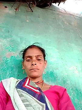 Snapshot of H_seema chatting on 10/17/25, 04:04 H seema online show from 10/17/25, 04:04