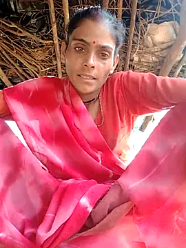 Snapshot of H_seema chatting on 11/05/25, 04:23 H seema online show from 11/05/25, 04:23