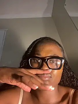 Moonzy77 online show from 10/17/25, 12:58