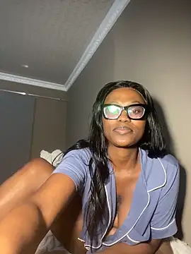 Moonzy77 online show from 11/10/25, 12:09