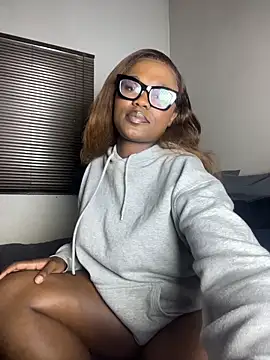 Moonzy77 online show from 02/15/26, 09:11