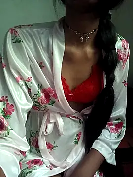 Snapshot of BunnyBloom25 chatting on 09/26/25, 11:14 BunnyBloom25 online show from 09/26/25, 11:14