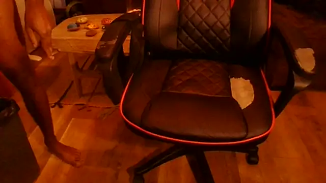 couple2612 online show from 11/17/25, 05:19