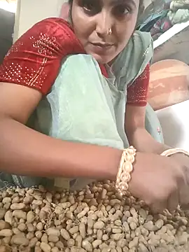 LUCKY cut online show from 11/15/25, 08:44