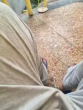 Snapshot of kkkk1882 chatting on 10/08/25, 02:20 kkkk1882 online show from 10/08/25, 02:20