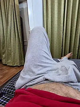 Snapshot of kkkk1882 chatting on 10/18/25, 06:05 kkkk1882 online show from 10/18/25, 06:05