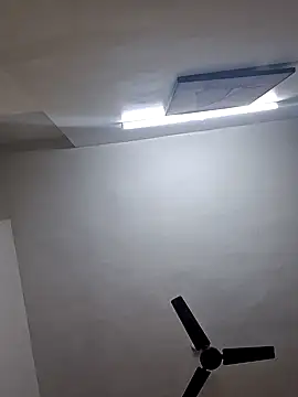 Snapshot of kkkk1882 chatting on 11/16/25, 06:30 kkkk1882 online show from 11/16/25, 06:30