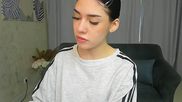 Snapshot of AlicieCarroll chatting on 09/25/25, 02:04 AlicieCarroll online show from 09/25/25, 02:04