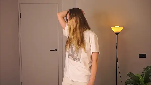 Snapshot of MarlinVarian chatting on 09/13/25, 06:40 MarlinVarian online show from 09/13/25, 06:40