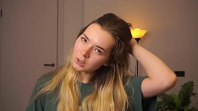 Snapshot of MarlinVarian chatting on 09/15/25, 06:19 MarlinVarian online show from 09/15/25, 06:19