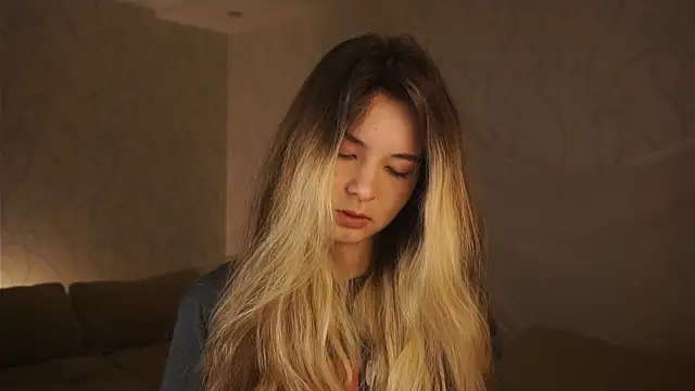 Snapshot of MarlinVarian chatting on 09/29/25, 04:12 MarlinVarian online show from 09/29/25, 04:12