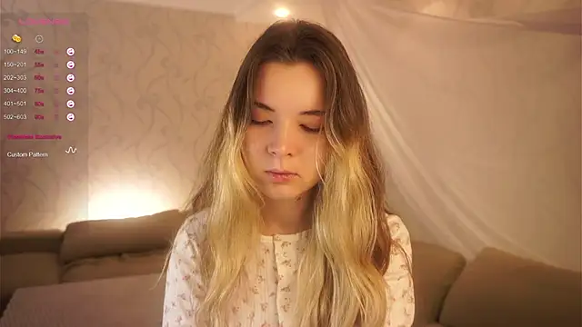 Snapshot of MarlinVarian chatting on 10/19/25, 04:40 MarlinVarian online show from 10/19/25, 04:40