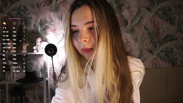 Snapshot of MarlinVarian chatting on 01/08/26, 06:32 MarlinVarian online show from 01/08/26, 06:32