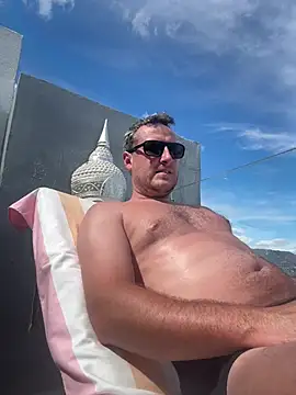 Londonlad818 online show from 04/13/26, 02:33