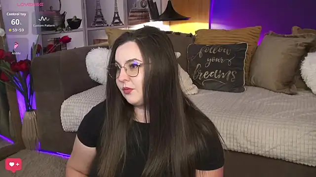 Mia Swano online show from 05/06/26, 11:54