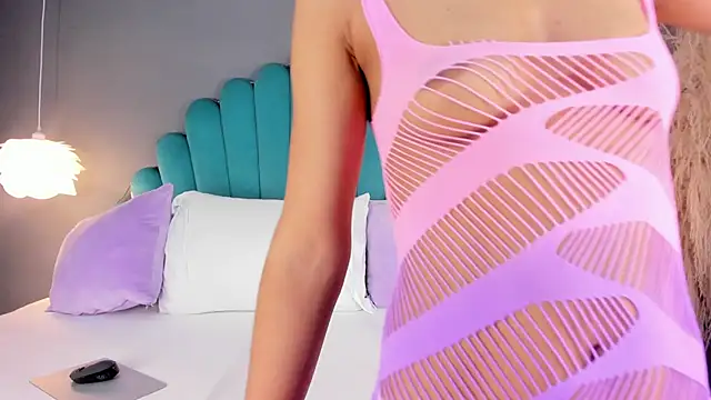 VanessaLogan online show from 10/18/25, 10:43