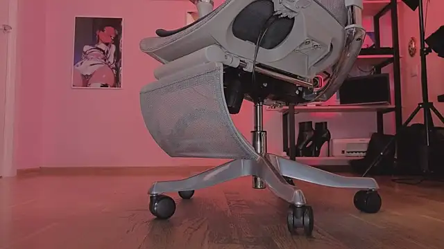 Jolie Orchid online show from 02/05/26, 12:21