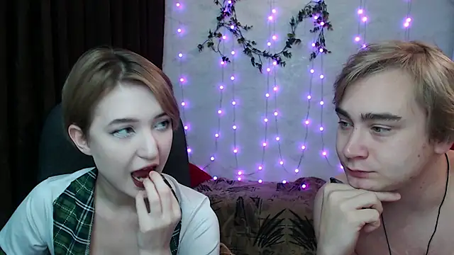 Snapshot of Lust4Money chatting on 11/21/25, 08:29 Lust4Money online show from 11/21/25, 08:29