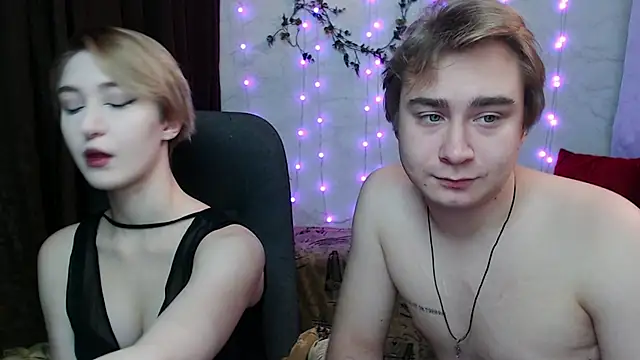 Snapshot of Lust4Money chatting on 11/24/25, 11:04 Lust4Money online show from 11/24/25, 11:04