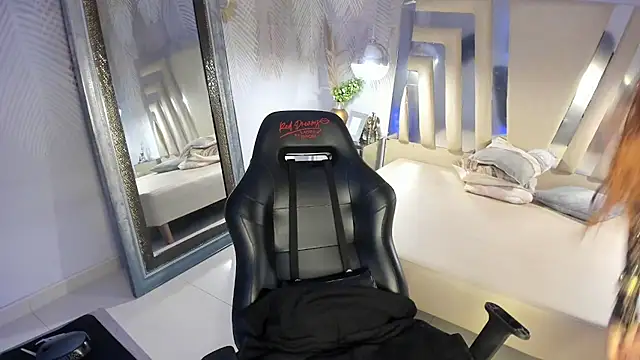 ValerySkinnyy online show from 06/13/26, 03:37