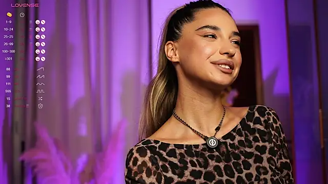 ItalianGirl online show from 09/18/25, 07:49