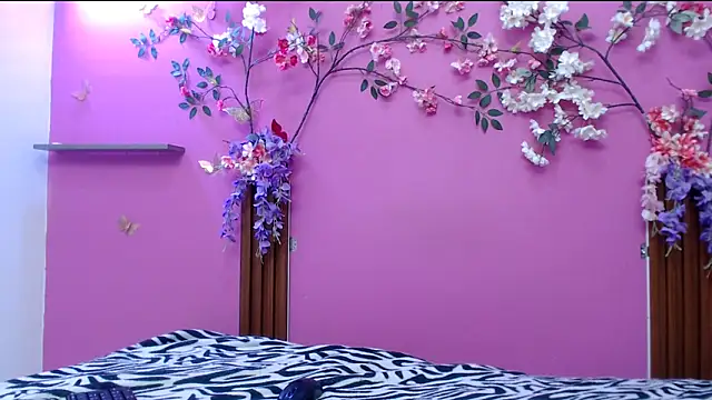 skinnysofia18 online show from 05/02/26, 02:00