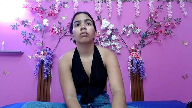 skinnysofia18 online show from 05/08/26, 01:27