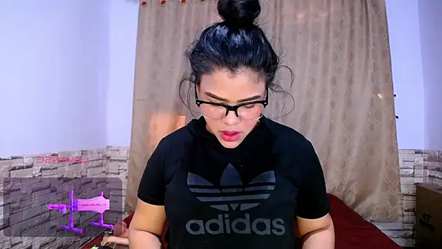 Bicky 24 online show from 11/05/25, 01:44