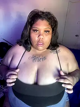 Snapshot of BlaxicanaMami chatting on 09/09/25, 09:47 BlaxicanaMami online show from 09/09/25, 09:47