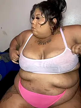 Snapshot of BlaxicanaMami chatting on 10/10/25, 01:04 BlaxicanaMami online show from 10/10/25, 01:04