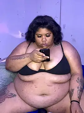 Snapshot of BlaxicanaMami chatting on 10/16/25, 04:35 BlaxicanaMami online show from 10/16/25, 04:35