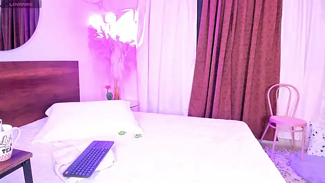 ViolettGomez 93 online show from 05/21/26, 09:00