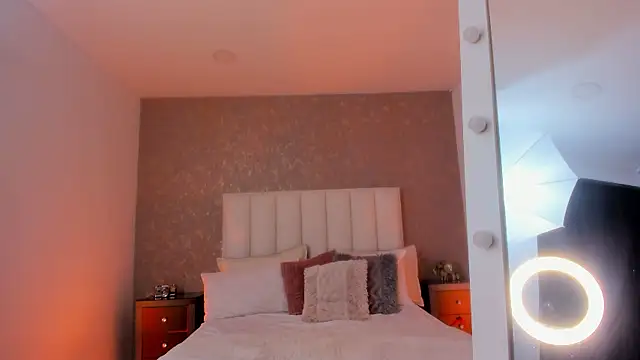 KaylieBrooks online show from 11/21/25, 06:28