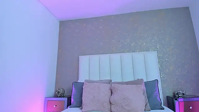 KaylieBrooks online show from 05/04/26, 06:48