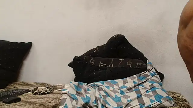 Snapshot of ROYALASS25 chatting on 02/18/25, 08:59 ROYALASS25 online show from 02/18/25, 08:59