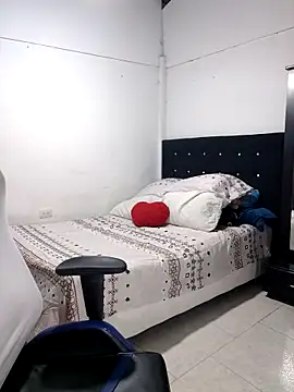 karly hot  online show from 12/16/25, 12:04