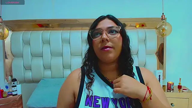 TiffantyAndStacy online show from 11/22/25, 07:35