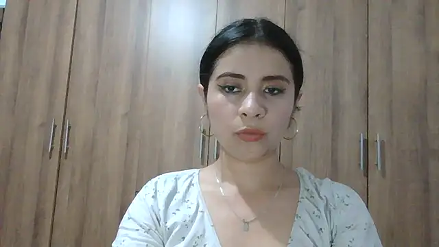 ValerieLove  online show from 11/12/25, 07:57