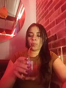 Snapshot of ValerieLove_ chatting on 05/21/26, 11:45 ValerieLove online show from 05/21/26, 11:45