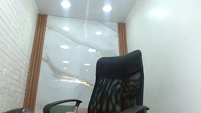 Penelopee Rouse online show from 10/11/25, 07:34