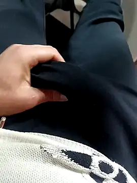 anis3g4 online show from 12/05/25, 01:52