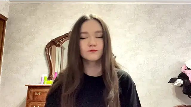 Pikmigirl18 online show from 09/24/25, 01:14