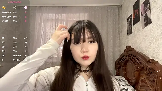 Pikmigirl18 online show from 10/29/25, 11:12