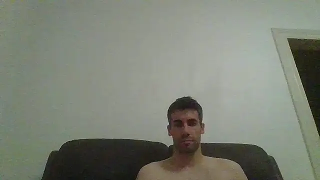 Snapshot of JulioIsHere4you chatting on 09/19/25, 07:03 JulioIsHere4you online show from 09/19/25, 07:03